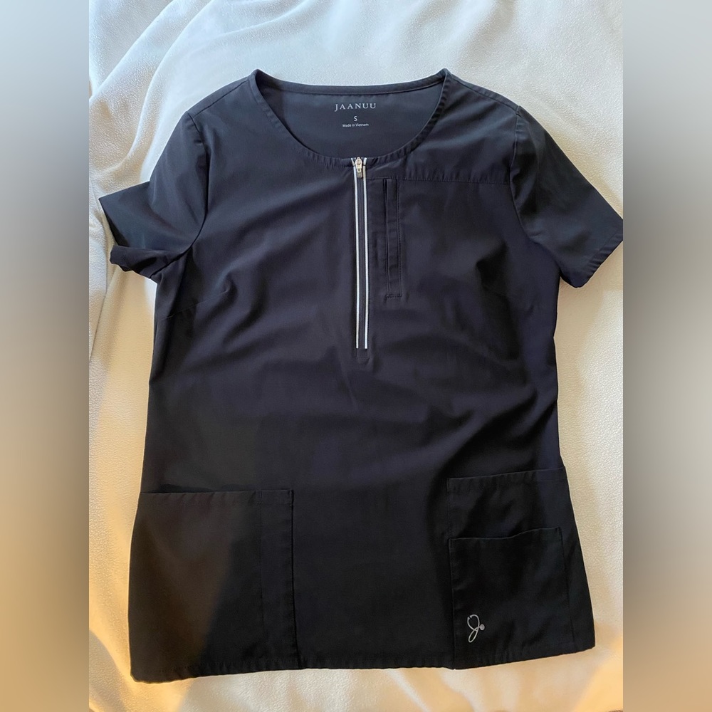 Jaanuu Scrub Top